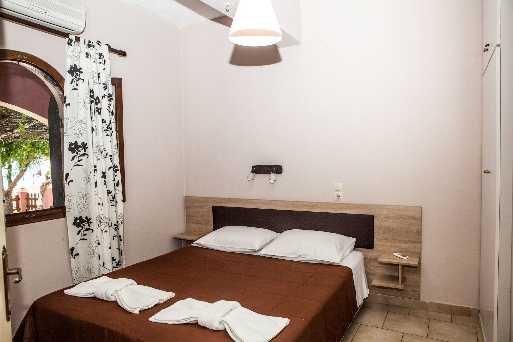 Eleana Apartments And Studios Agios Georgios  Exterior foto